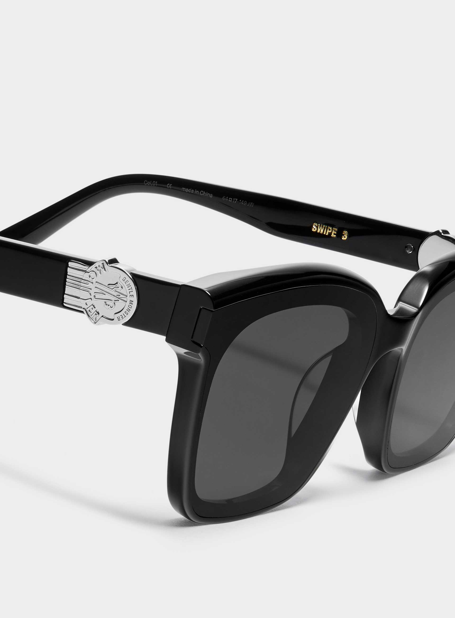 Moncler - Swipe 3 01